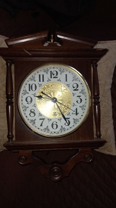 Дърворезба дъска с нож ръчна изработка и часовник