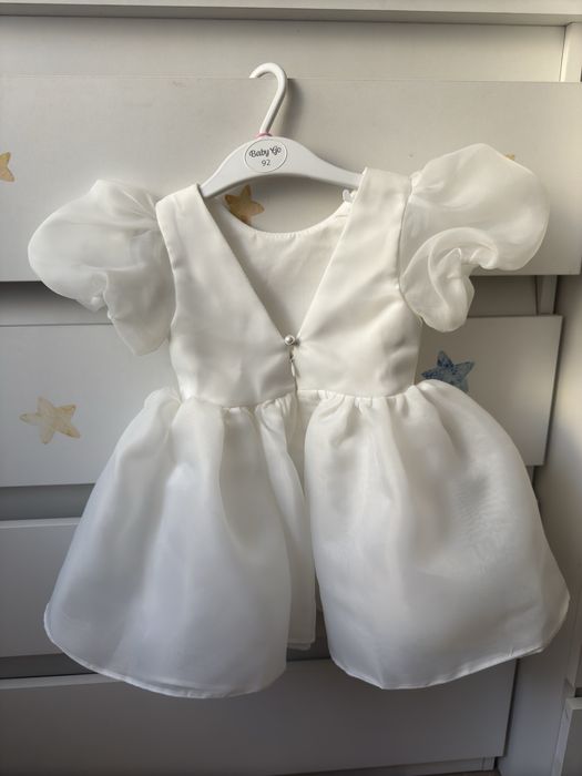 Продам нарядное платье для девочки