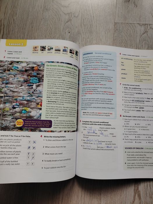 Учебна тетрадка по английски Solution workbook и  student book B 1 част 1 и 2