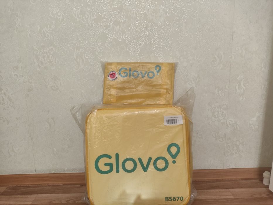 Продается новая термо сумка Glovo большая и маленькая