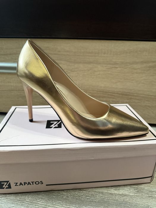 Обувки цвят Champagne