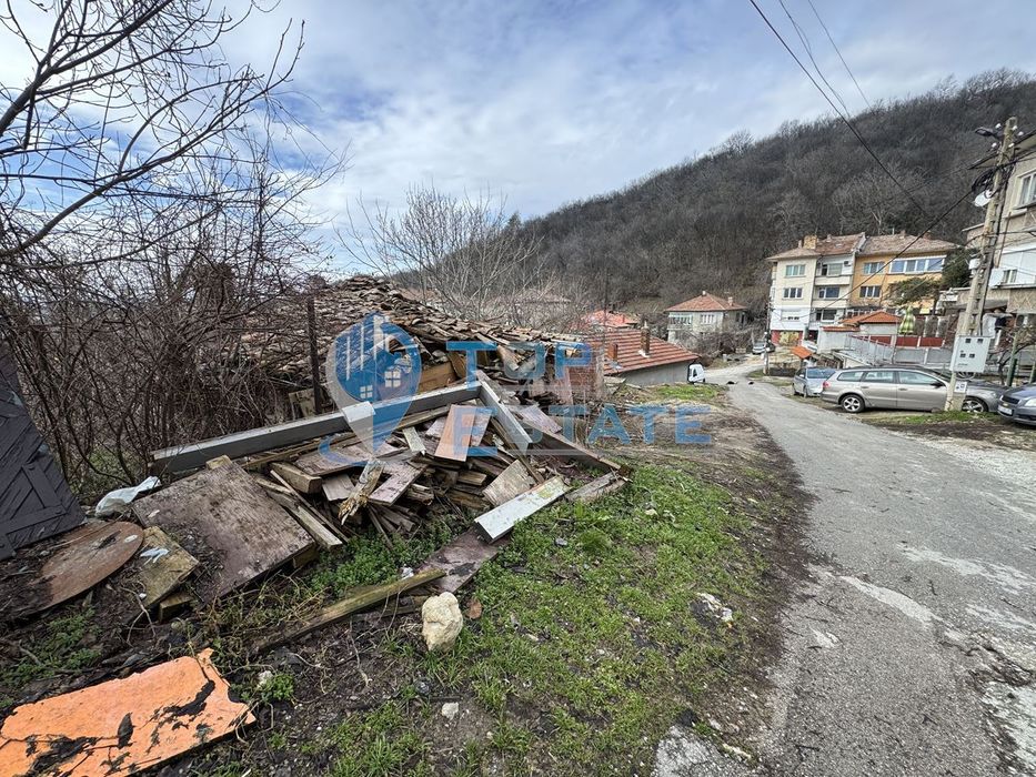 Парцел подходящ за строителство в квартал Варуша, град Велико Търново