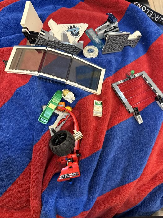 Лего росыпью много разных наборов