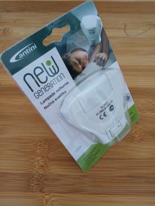 Lumina de veghe - Lampa LED. Consum foarte mic: 1W.