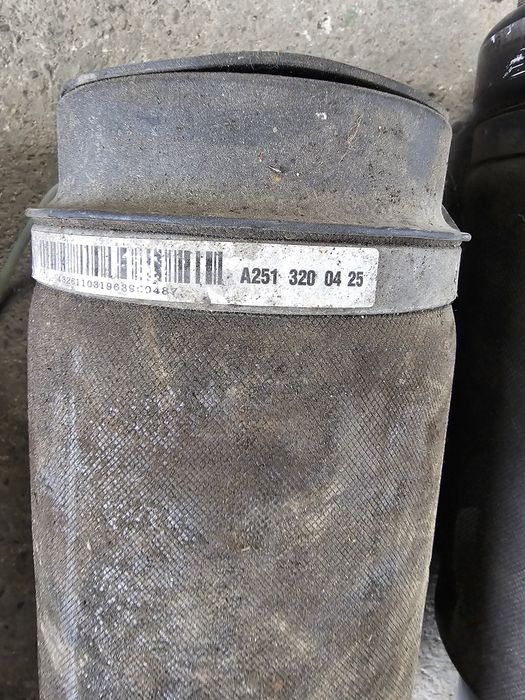 Perna aer Mercedes w251 față spate
