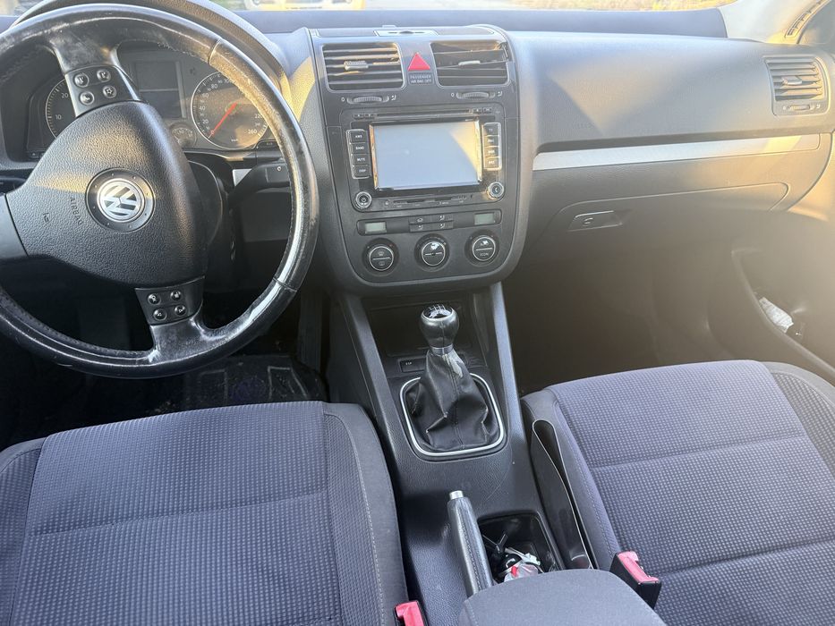 VW Jetta 2.0 TDI 140кс