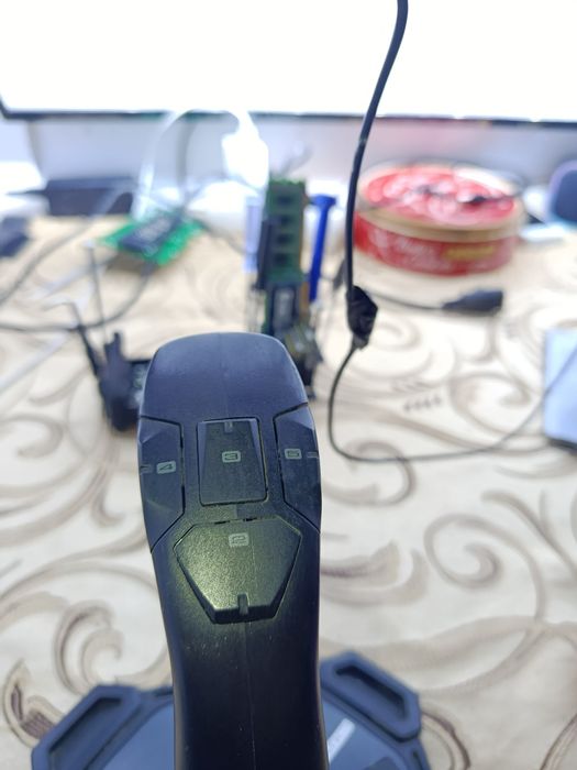 Vând 2 joystick-uri PC Logitech – Attack 3 + Extreme 3D Pro