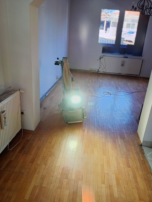 Raschetez montez chituiesc lacuiesc parchet din lemn masiv