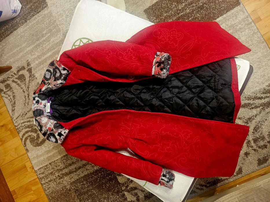 Palton elegant fetite, 8-9 ani