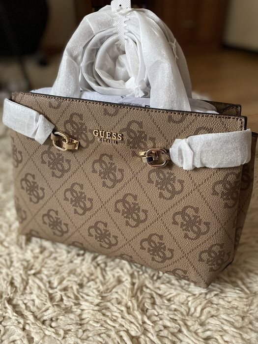 Дамска чанта Guess