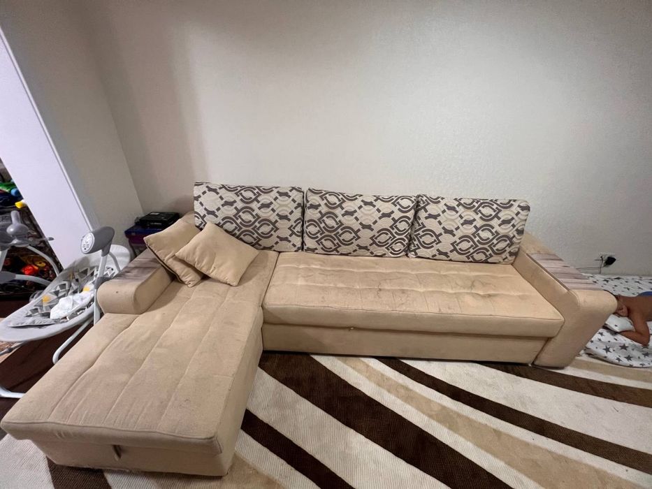 Диван угловой б/у