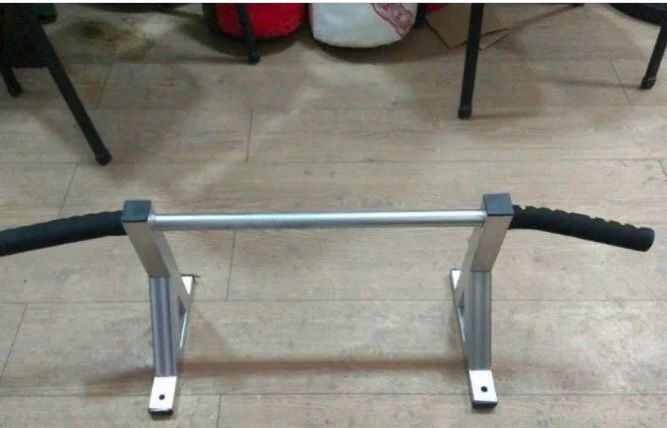 Турник настенный для дома