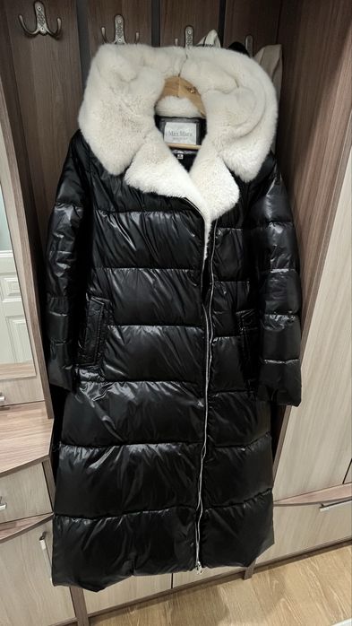 Куртка б/у Махмара, черная, с белым воротником