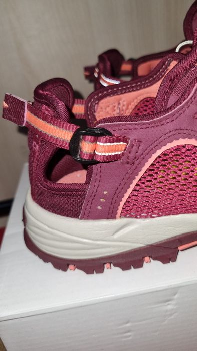 Sandale Salomon mărime 38 și 2/3