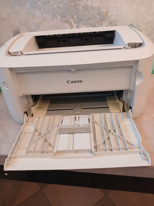 Принтер Canon чёрно белая печать.
