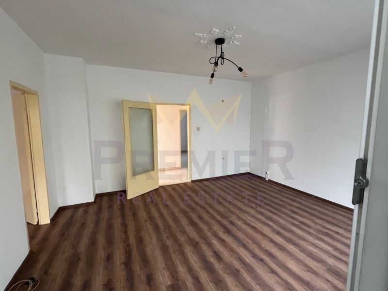 Продава се Тристаен апартамент в Пловдив, Кючук Париж - 87 кв.м за 1009 €/кв.м - Снимка #5