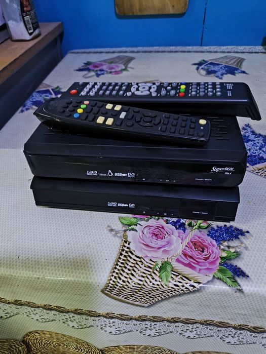 Продаю тюнер стар трек 2016 плюс