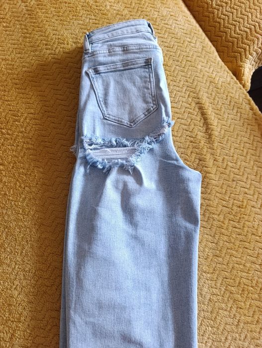 Дънки от магазин LBD