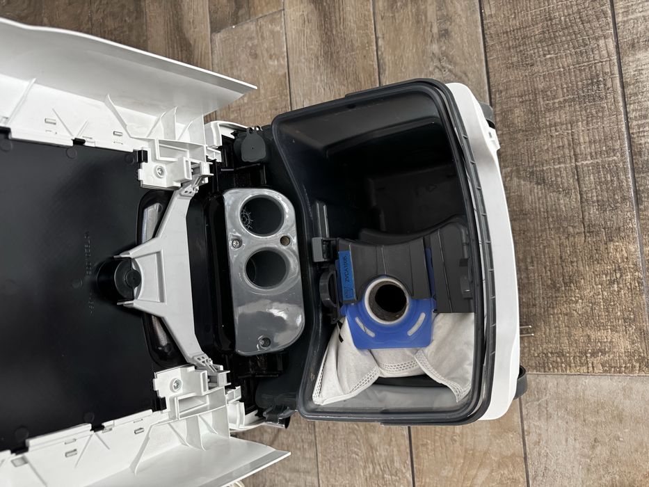 Aspirator cu spalare Bosch BWD421PRO 2100W filtru hepa perii turbo