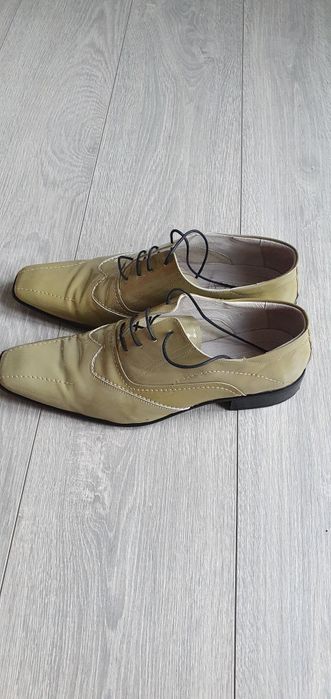 Pantofi de piele lacuita 40