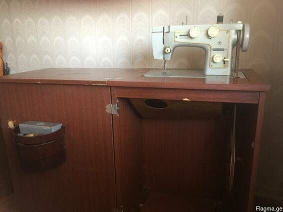 Продам швейную машинку