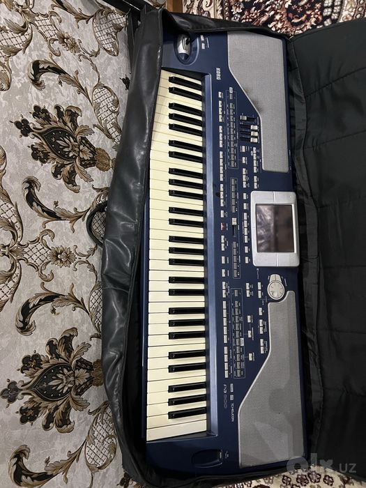 Korg pa 800 sotiladi srochna