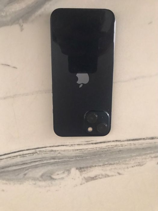 Продам Iphone 13