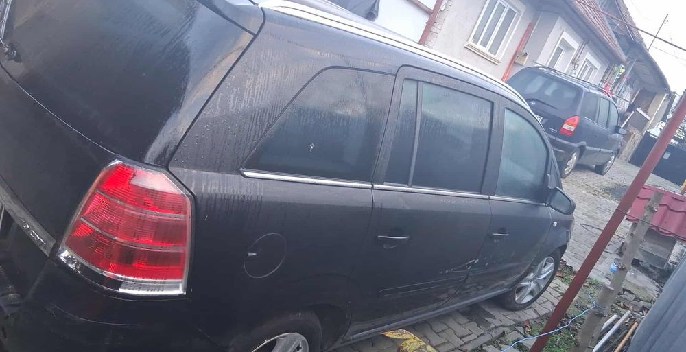 Opel zafira b1.9 din 2007