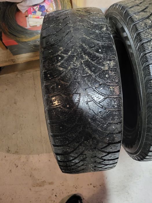 Продам шины R16 215/65 зимние