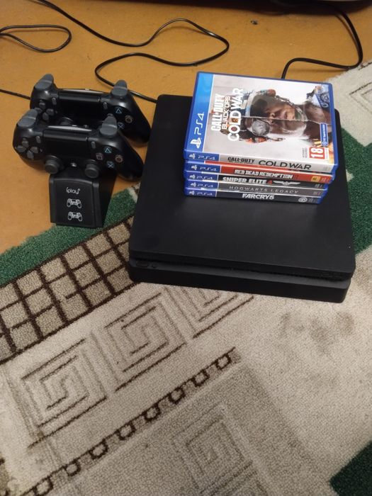 Продам пс4 с дисками