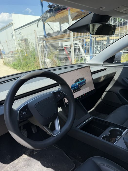 TESLA Model 3 2023 — imagine 5