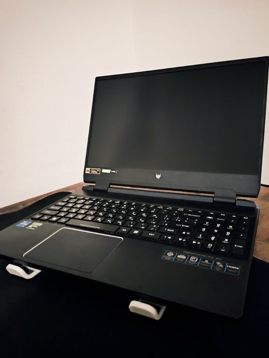 Продам игровой ноутбук Acer Predator Helios 300