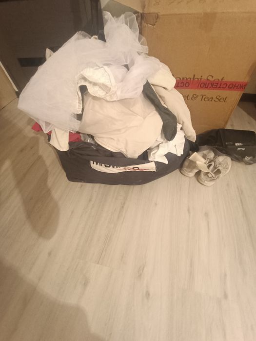 Отдам даром вещи разные