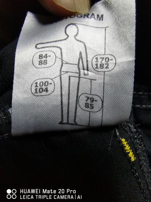 Snickers номер 50, модел 3023.