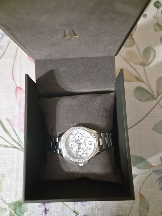 Ceas Bulova Woman -Crystal Watch Edition-nou cu folie si preț
