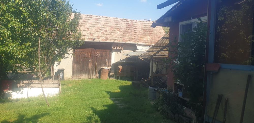 Vand casă la țară