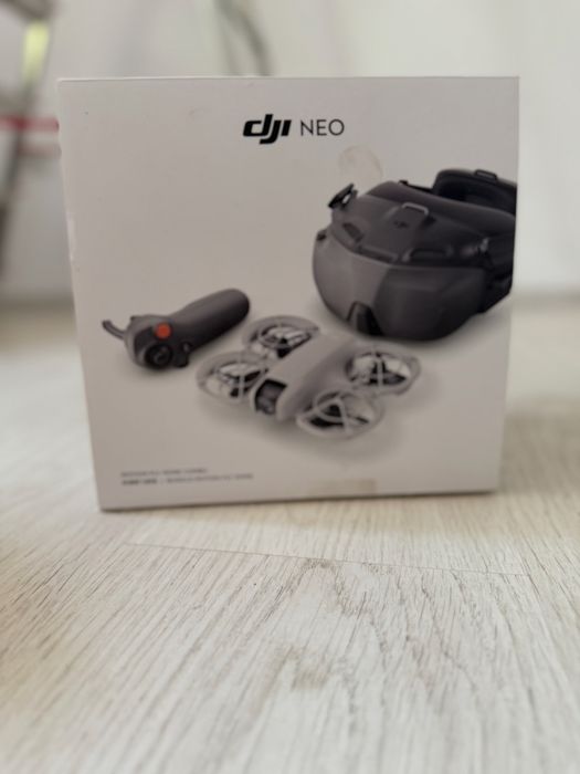 Drona DJI Neo  Fly More Combo