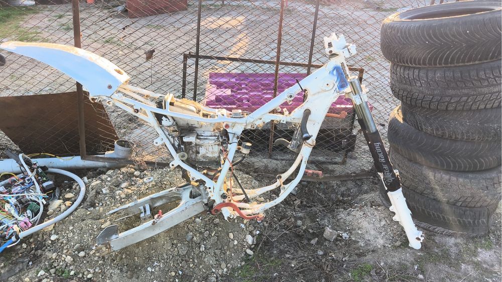Se vinde cadru motocross 250cc