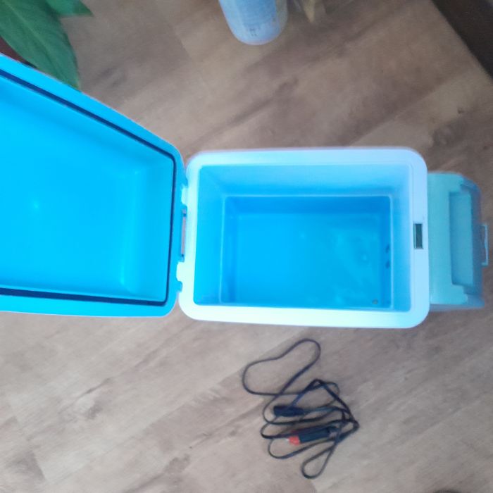 Cotiera auto frigorifica 12 v