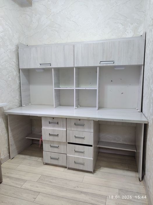 Двойной письменный стол