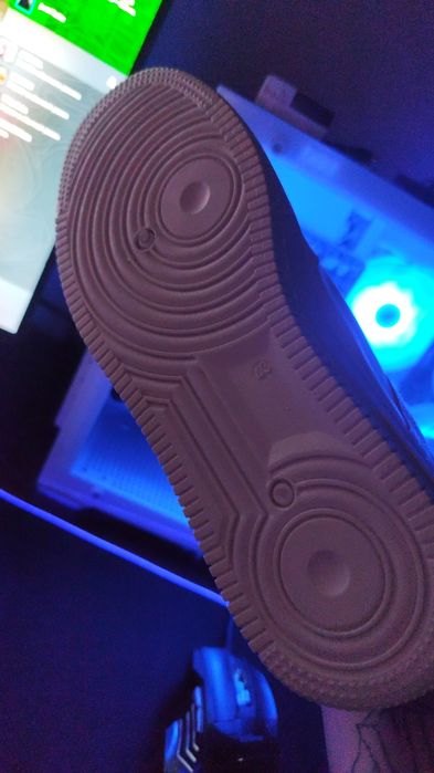 Новые кросовки продам