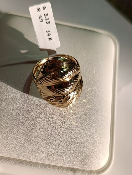 Золотое кольцо, Турецкая изделия проба 585, вес 3,13 гр размер 19