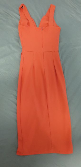 Официална рокля.