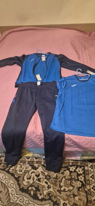 Спортият костюм Joma