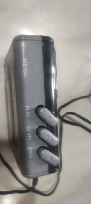 2 aparate audio cu casetă tip walkman