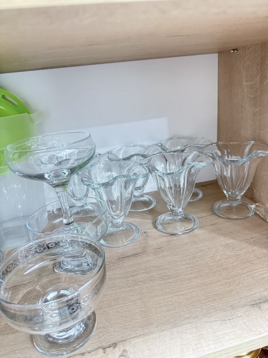 Посуда разная тортницы,графины