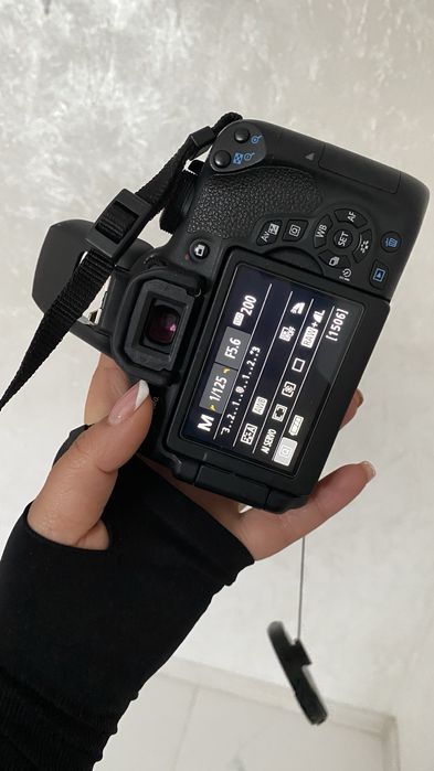 Canon EOS 750D камера