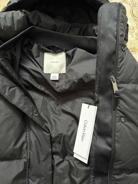 Продам новую куртку Calvin Klein