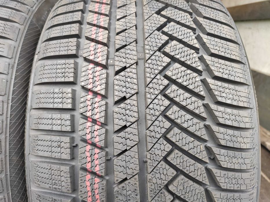 2бр Нови Зимни гуми 275 40 18 - Continental