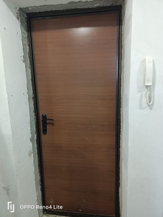 Входная дверь под дерево